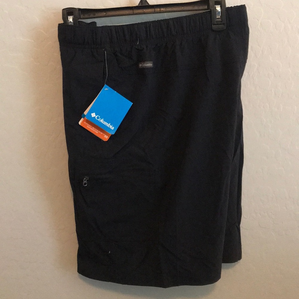 NWT Men’s size 36 Columbia shorts.